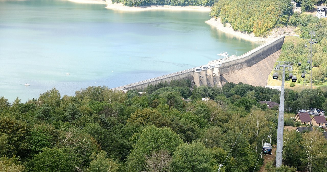 Tamy przesuwają bieguny Ziemi. Nowe badania pokazują, iż to nie żart