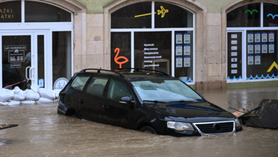 Jak rozpoznać auto po zalaniu? Ekspert radzi