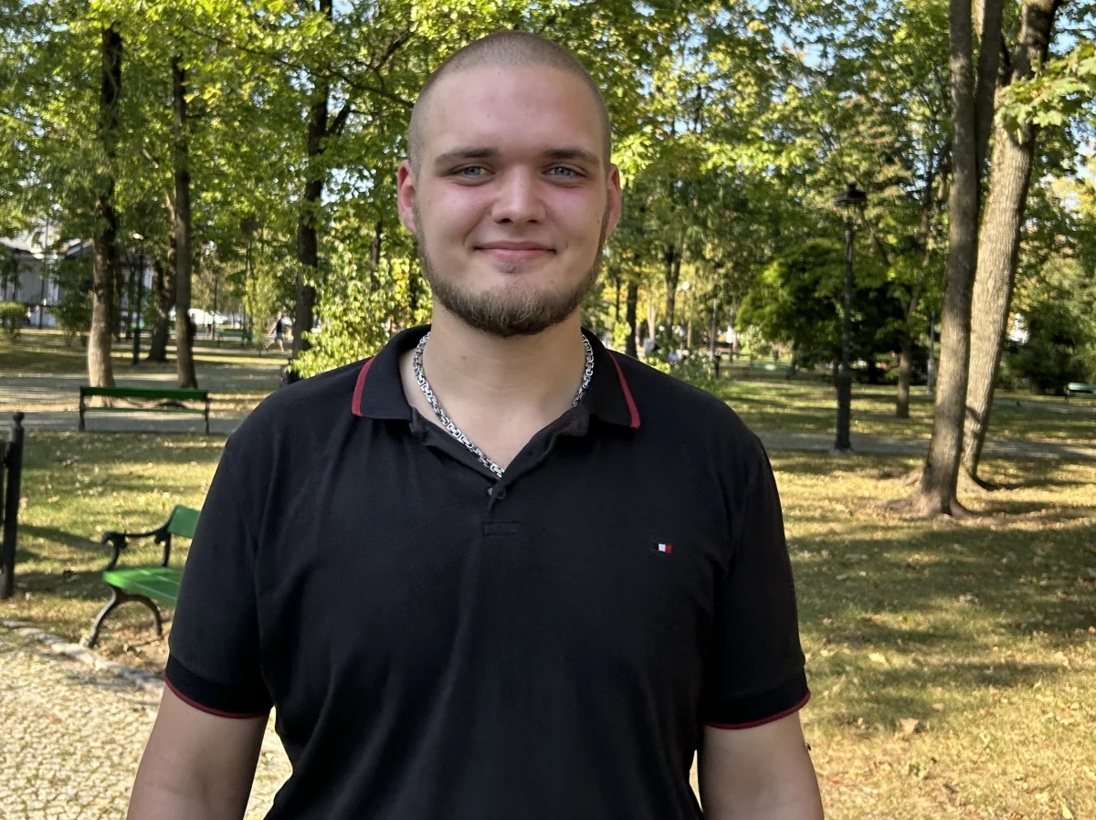 820 tysięcy złotych - taką sumę zgarnął w Rekordowej Kumulacji w RMF FM pan Karol z okolic Suwałk. To ​największa nagroda w historii polskiej radiofonii! "To jest szczęście nie do opisania. I duży plus na starcie w dorosłe życie" - powiedział szczęśliwiec w rozmowie z naszym dziennikarzem Stanisławem Pawłowskim.