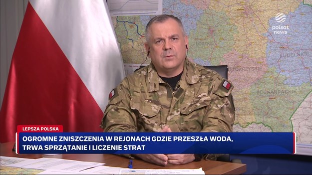 Gośćmi programu "Lepsza Polska" byli prezydent Wrocławia Jacek Sutryk, wojewoda dolnośląski Maciej Awiżeń, szef Sztabu Generalnego WP gen. Wiesław Kukuła, wiceminister obrony narodowej Cezary Tomczyk, minister infrastruktury Dariusz Klimczak, wiceminister spraw wewnętrznych i administracji Wiesław Leśniakiewicz oraz komendant PSP Mariusz Feltynowski. - 10 września otrzymałem pierwsze zadanie od premiera Kosiniaka-Kamysza. 12 ruszyliśmy w teren - powiedział gen. Wiesław Kukuła. Obecnie na południu Polski działa ok. 20 tys. żołnierzy. - Z uwagi na zmęczenie wałów istnieje ryzyko ich przesiąkania i przepuszczania wody - zaznaczył gen. Kukuła. - Coraz więcej żołnierzy jest dziś przesuwanych w miejsca, gdzie konieczne jest usuwanie skutków powodzi - dodał.