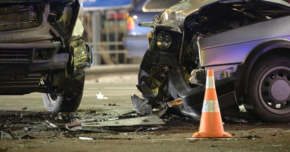 Łukasz Żak - poszukiwany w związku ze śmiertelnym wypadkiem na Trasie Łazienkowskiej w Warszawie - został złapany przez policję w Niemczech, w Lubece - dowiedział się dziennikarz RMF FM Krzysztof Zasada. Kilka godzin wcześniej Sąd Okręgowy w Warszawie wydał za Żakiem Europejski Nakaz Aresztowania. Od wtorku był też poszukiwany listem gończym przez Komendę Stołeczną Policji. Mężczyzna miał spowodować śmiertelny wypadek na Trasie Łazienkowskiej.