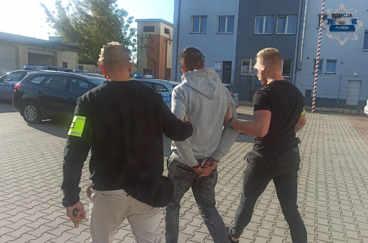 Za spowodowanie wypadku ze skutkiem śmiertelnym i ucieczkę odpowie 35-latek zatrzymany przez policjantów z Płońska. Jak ustalili śledczy, mężczyzna w niedzielę, 15 września, na drodze krajowej 10 w Sieklukach na Mazowszu uderzył autem w inny samochód, który wpadł do przydrożnego rowu i dachował. W wypadku zginęła 49-latka. 