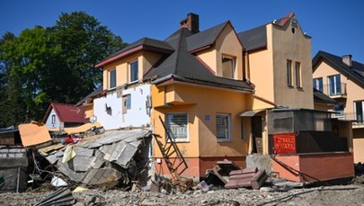 ​Policja weryfikuje zbiórki dla powodzian, wykryła już 63 fałszywe