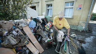 Powodziowe "hieny" na celowniku służb. Policjantka: Ohydne