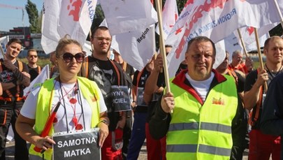 "Miały być miód i mleko, zostało grupowe zwolnienie z Beko". Protest pracowników w Łodzi 