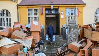 Chcesz pomóc powodzianom? Pamiętaj o tych zasadach, by uniknąć chaosu