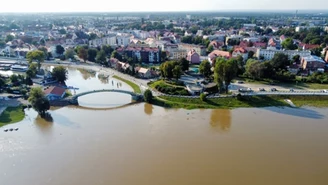 Wysoka fala zmierza do kolejnego województwa. "Jadą do nas ciężarówki"