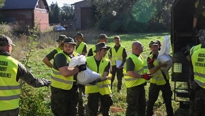 Lubuskie i Zachodniopomorskie szykują się na nadejście wysokiej fali. "Przyjmiemy każdą liczbę worków z piaskiem" [RELACJA NA ŻYWO] 