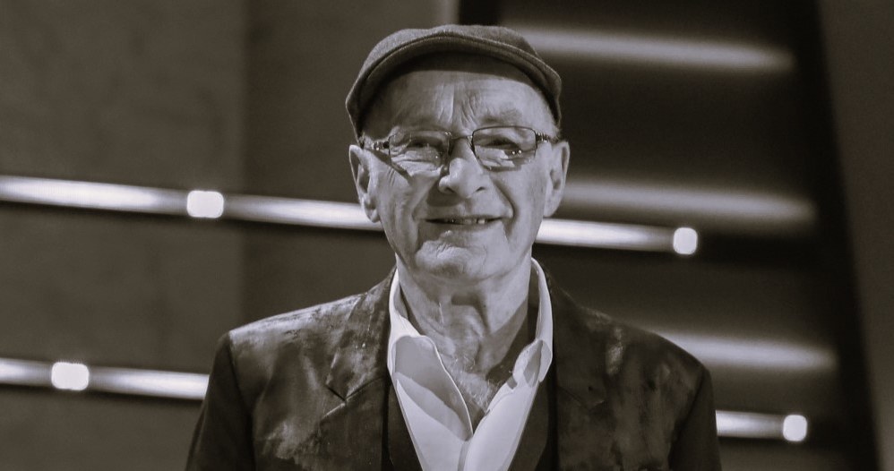 Nie żyje 81-letni uczestnik "The Voice Senior" - James Brierley. W programie doszedł aż do finału. W życiu codziennym był cenionym nauczycielem i pasjonatem muzyki. Wiadomość o jego śmierci wstrząsnęła społecznością, która miała okazję doświadczyć jego talentu.