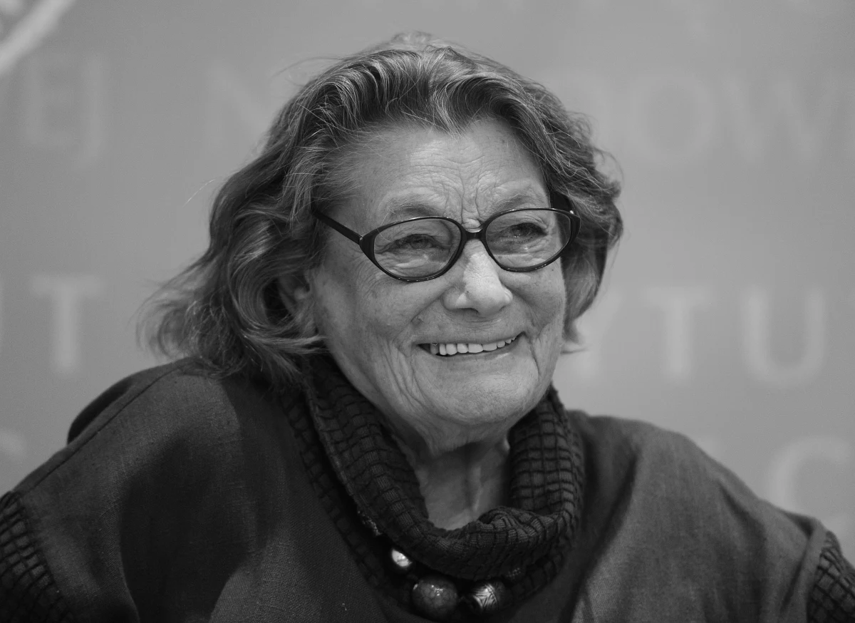 Barbara Horawianka, aktorka teatralna i filmowa, znana z takich produkcji jak "Pociąg", "Samotność we dwoje", "Kochankowie z Marony" zmarła w Szpitalu Praskim w Warszawie. Miała 94 lata.  