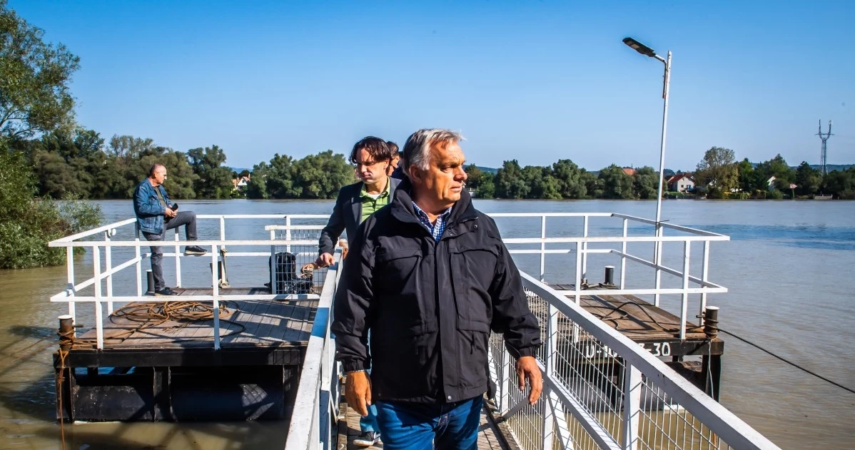 Viktor Orban doglądał sytuację powodziową w swoim kraju. Przez Węgry przeszła wielka woda