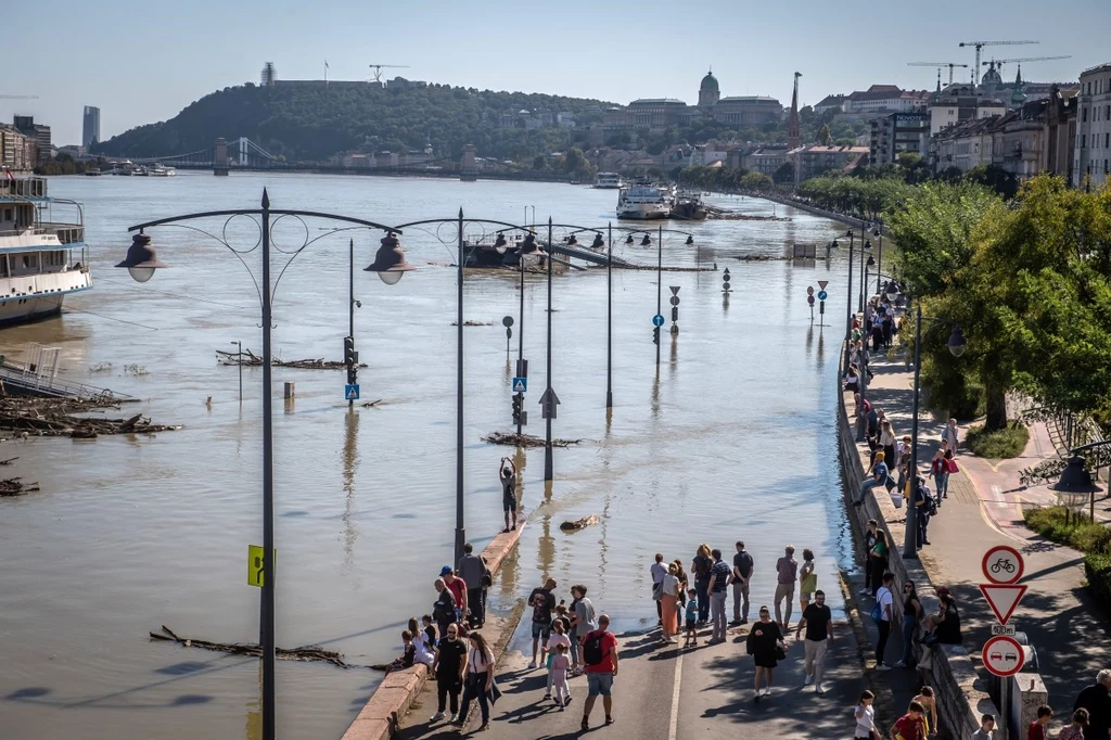 Woda podmyła ulice w Budapeszcie