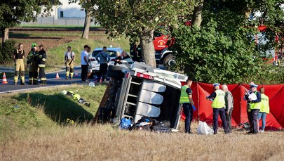 Dwie osoby nie żyją, kilkanaście rannych. Tragiczny wypadek busa w Świętokrzyskiem