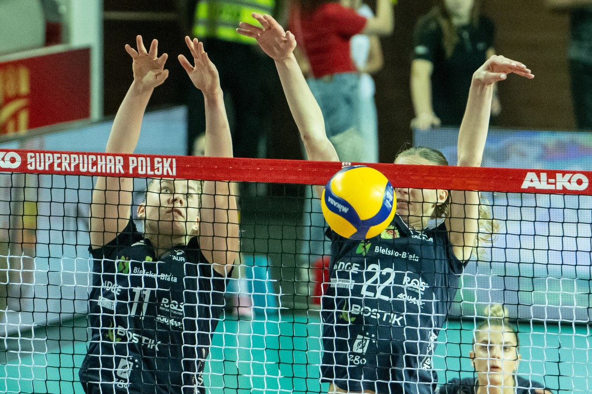 Siatkarki BKS-u Bostik ZGO Bielsko-Biała pokonały w Ostrowcu Świętokrzyskim Lotto Chemika Police 3:0 (25:13, 25:16, 25:21) w meczu o Superpuchar Polski im. Andrzeja Niemczyka. Bielszczanki sięgnęły po to trofeum trzeci raz w historii.