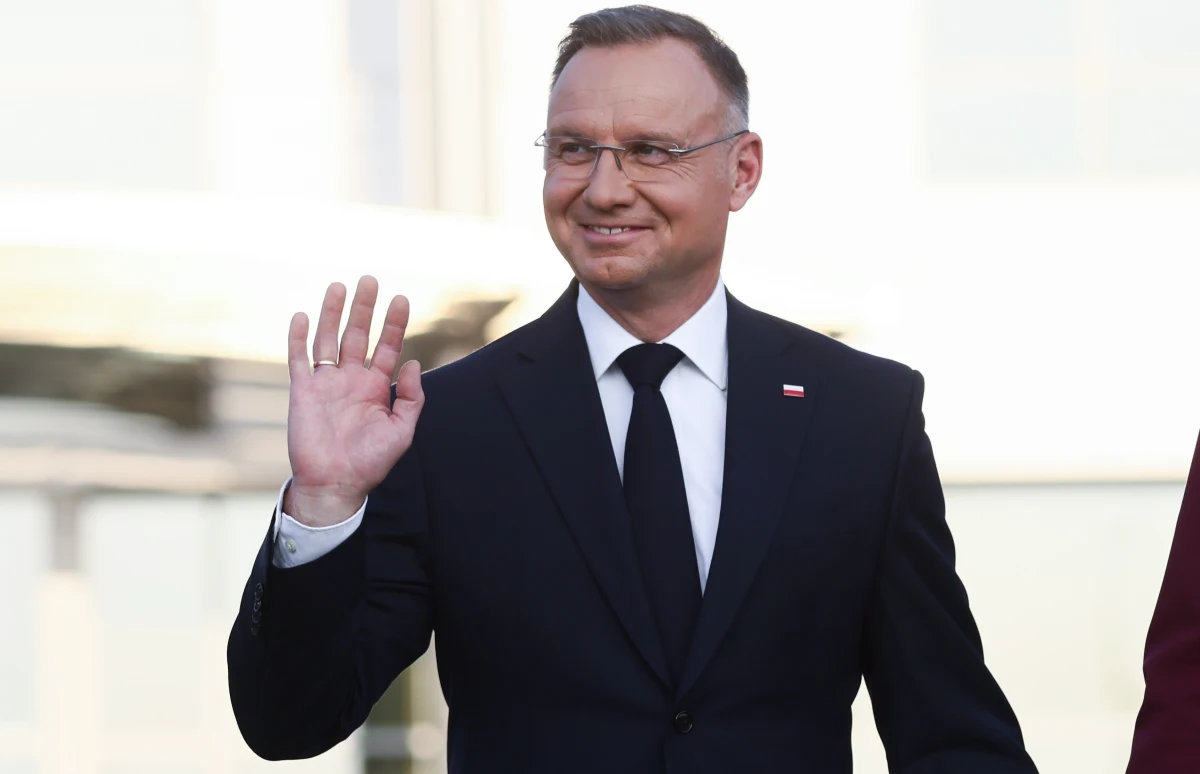 "Stosowny wniosek i stosowne dokumenty z kancelarii premiera nie przyszły" - powiedział Andrzej Duda, odnosząc się do zapowiedzianej w piątek przez Donalda Tuska nominacji Marcina Kierwińskiego na pełnomocnika rządu ds. odbudowy po powodzi. Prezydent dodał, że w piątek Pałac Prezydencki otrzymał "sygnał" z kancelarii premiera, by przygotować się do tej nominacji jak najszybciej.