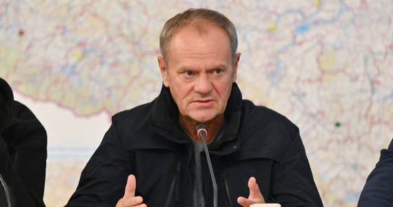 "Bolą Was niektóre komentarze w mediach i szczucie PiS? Niepotrzebnie" - napisał na platformie X premier Donald Tusk. Stwierdził, że "dziś liczą się tylko skuteczna pomoc, ludzka solidarność i bezpieczeństwo mieszkańców".