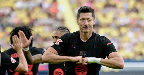 Piłkarze Barcelony w meczu 6. kolejki niepokonanych drużyn ekstraklasy hiszpańskiej wygrali na wyjeździe z Villarrealem 5:1. Dwa trafienia zaliczył Robert Lewandowski, ale bramkarz gości Marc-Andre ter Stegen doznał groźnej kontuzji.