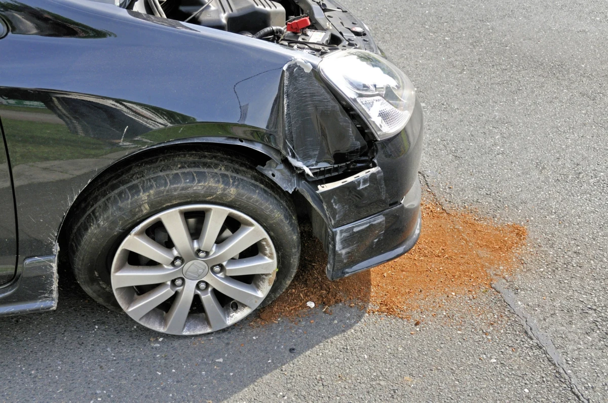 Ministerstwo Sprawiedliwości rozważa wprowadzenie do katalogu przestępstw zabójstwa drogowego - informuje "Rzeczpospolita". Kolejną możliwą zmianą jest konfiskata auta za niestosowanie się do zakazu prowadzenia pojazdu.