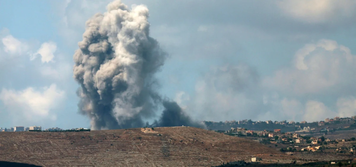 Co najmniej 492 osoby zginęły, a 1645 zostało rannych w izraelskich nalotach na południe Libanu - przekazało ministerstwo zdrowia w Bejrucie. Izraelska armia poinformowała, że jej lotnictwo uderzyło w ponad 300 celów Hezbollahu. Początkowo mówiono o ponad stu zabitych. Bilans ofiar cały czas rośnie.