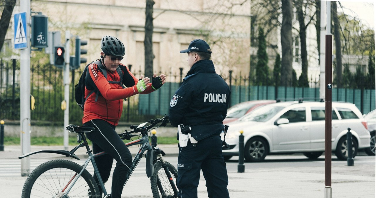 Wiosną, latem, także, wczesną, jesienią, ulicach, ścieżkach, rowerowych, polskich, miast, można, spotkać, wielu, rowerzystów, Ch Rowerzysta liczył na odszkodowanie. Policja wręczyła mu mandat