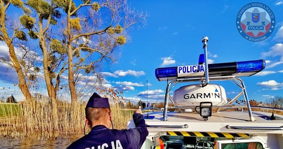 Policjanci ze Szczecina po krótkim pościgu zatrzymali mężczyznę, który mimo obowiązującego zakazu postanowił wykąpać się w Odrze. Znad rzeki trafił za kratki.       