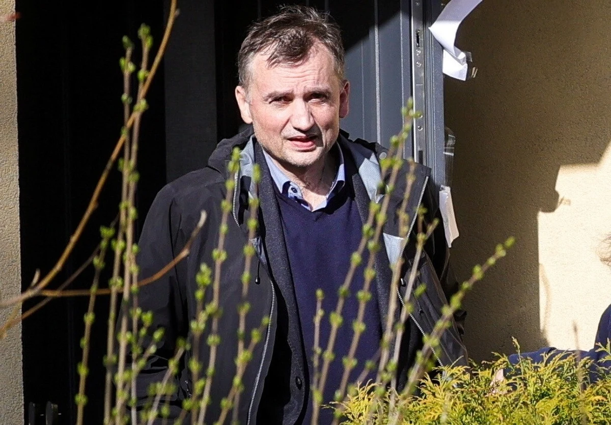 "Żaden biegły mnie nie badał, ani nawet ze mną nie rozmawiał" - napisał w mediach społecznościowych Zbigniew Ziobro. Były minister sprawiedliwości skomentował w ten sposób wystawioną przez biegłego opinię o jego stanie zdrowia. Do słów Ziobry odniósł się rzecznik Prokuratury Krajowej.