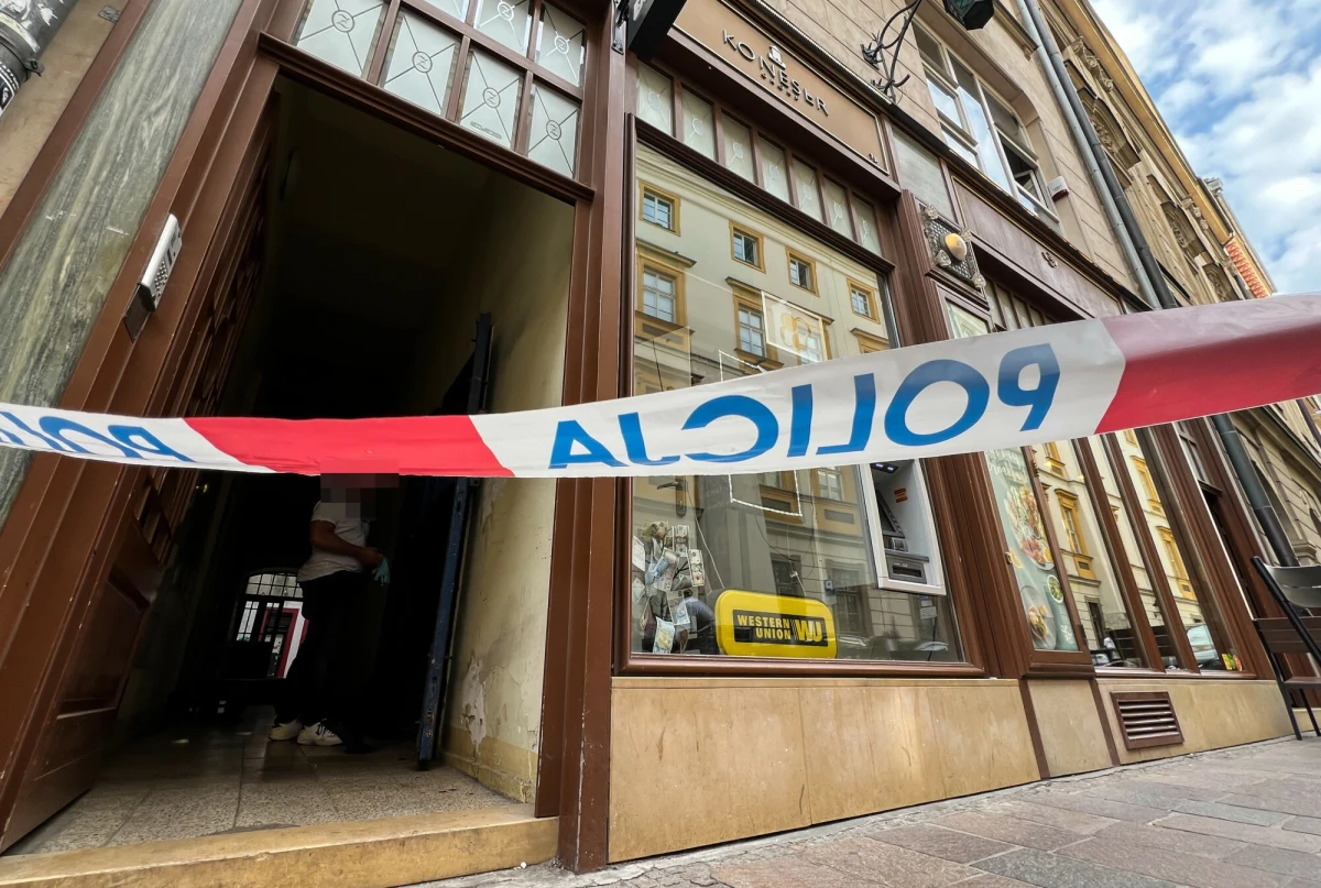 Krakowska policja poszukuje napastnika, który ranił ostrym narzędziem pracownika kantoru na ulicy Szczepańskiej w centrum miasta. Zaatakowany mężczyzna trafił do szpitala.