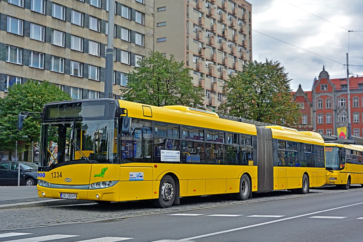 W środę rozpocznie się przebudowa wiaduktu kolejowego nad ul. Graniczną w Katowicach. Droga pod nim będzie zamknięta. Kierowcy będą musieli korzystać z objazdów. W związku z przebudową węzła kolejowego w Katowicach PKP PLK zamknie w najbliższych dniach kolejne wiadukty: nad ul. Kłodnicką (30 września) oraz nad ul. Mikołowską (7 października).