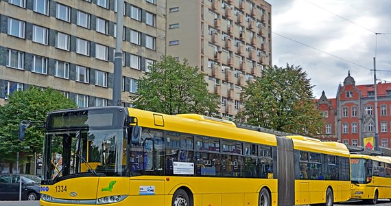 W środę rozpocznie się przebudowa wiaduktu kolejowego nad ul. Graniczną w Katowicach. Droga pod nim będzie zamknięta. Kierowcy będą musieli korzystać z objazdów. W związku z przebudową węzła kolejowego w Katowicach PKP PLK zamknie w najbliższych dniach kolejne wiadukty: nad ul. Kłodnicką (30 września) oraz nad ul. Mikołowską (7 października).