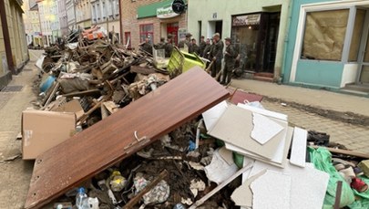 Głuchołazy sprzątają po powodzi. Krajobraz jak po bitwie