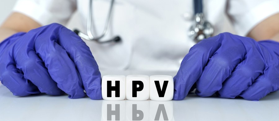 „Z epidemiologicznego punktu widzenia zakażenie HPV, też ma charakter pandemii szerzącej się od wieków, jednak o bardzo powolnym, wieloletnim i praktyczne bezobjawowym przebiegu” – alarmuje dr Grzegorz Głąb, specjalista ginekologii i położnictwa. Jak wskazują eksperci, zwłaszcza w obecnej sytuacji, kiedy dostęp do lekarza i diagnostyki jest bardzo utrudniony, trzeba postawić na edukację i profilaktykę na temat tego wirusa. 