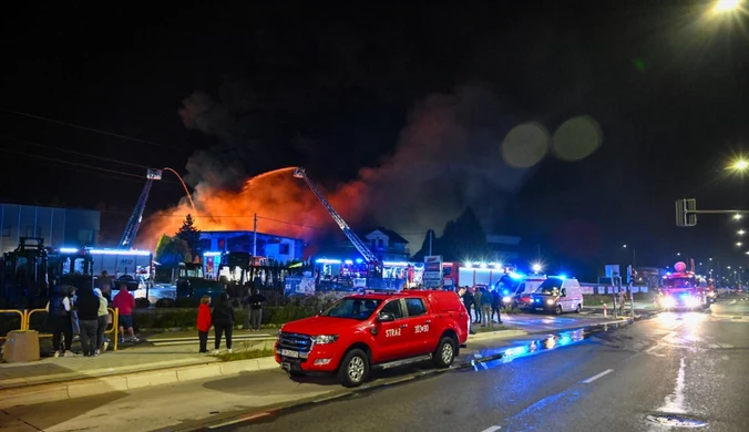 Potężny pożar w Kielcach opanowany. W akcji brało udział 80 strażaków