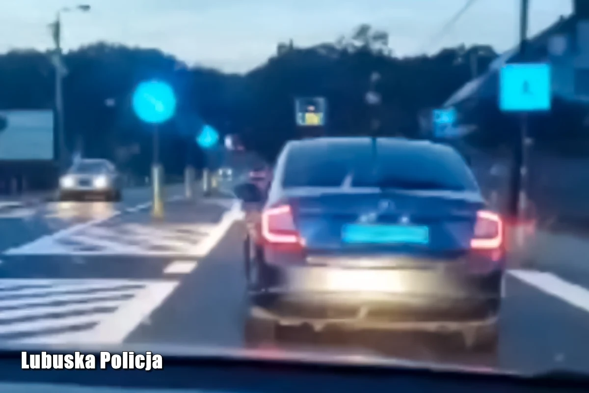 Ponad trzy promile alkoholu w organizmie miał 45-latek, który uciekał przed policjantami w miejscowości Mostki (woj. lubuskie). Mężczyzna nie zatrzymał się do kontroli. Funkcjonariuszom udało się zatrzymać uciekiniera. Mundurowi zmuszeni byli do wybicia szyby, aby wyciągnąć z pojazdu i obezwładnić mężczyznę. Grozi mu do 5 lat więzienia.