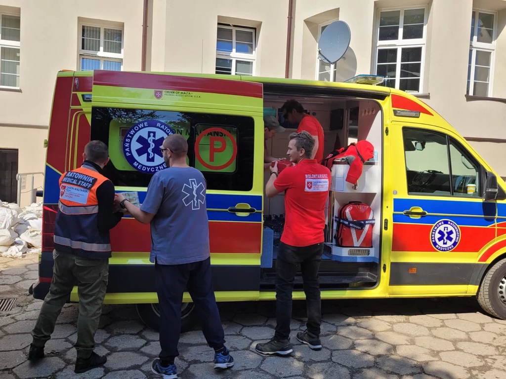 Maltańska służba medyczna podczas pomocy w ośrodku