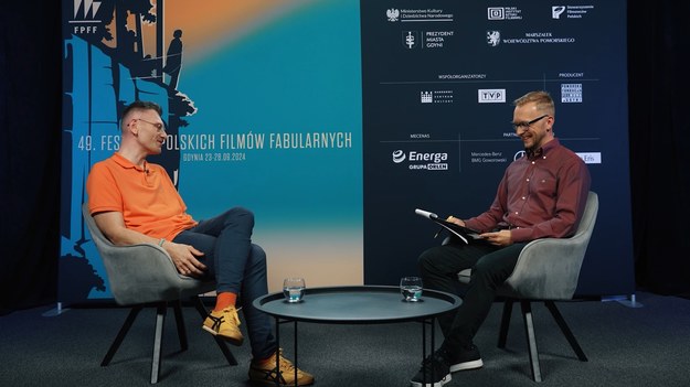 49. Festiwal Polskich Filmów Fabularnych w Gdyni okiem krytyków i dziennikarzy filmowych w programie "PrzeVODnik". Łukasz Muszyński, krytyk filmowy i redaktor naczelny portalu Filmweb rozmawiał z Bartoszem Wróblewskim o filmie o filmie "Idź od prąd" w reżyserii Wiesława Palucha. 