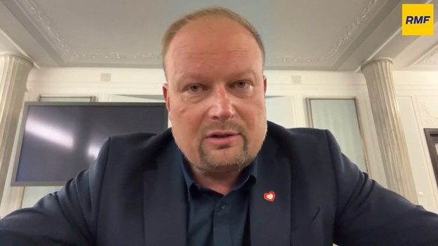 "Zgodnie z opinią biegłego Zbigniew Ziobro jest osobą zdrową do złożenia zeznań" - mówił w Popołudniowej rozmowie w RMF FM Witold Zembaczyński członek sejmowej komisji śledczej ds. Pegasusa. Według posła Koalicji Obywatelskiej były minister sprawiedliwości "wprowadza opinię publiczną w błąd".