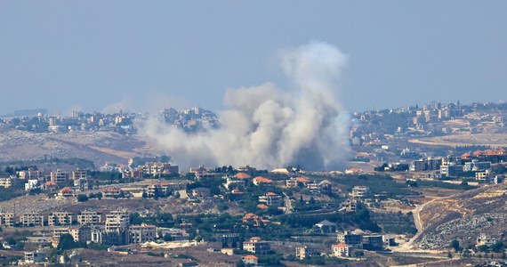 Rośnie napięcie między Izraelem a Hezbollahem. W środowych nalotach izraelskich na Liban zginęło 51 osób, a ponad 220 zostało rannych. Nad ranem Hezbollah po raz pierwszy zaatakował Tel Awiw, a Izrael zapowiedział odwet i operację lądową.