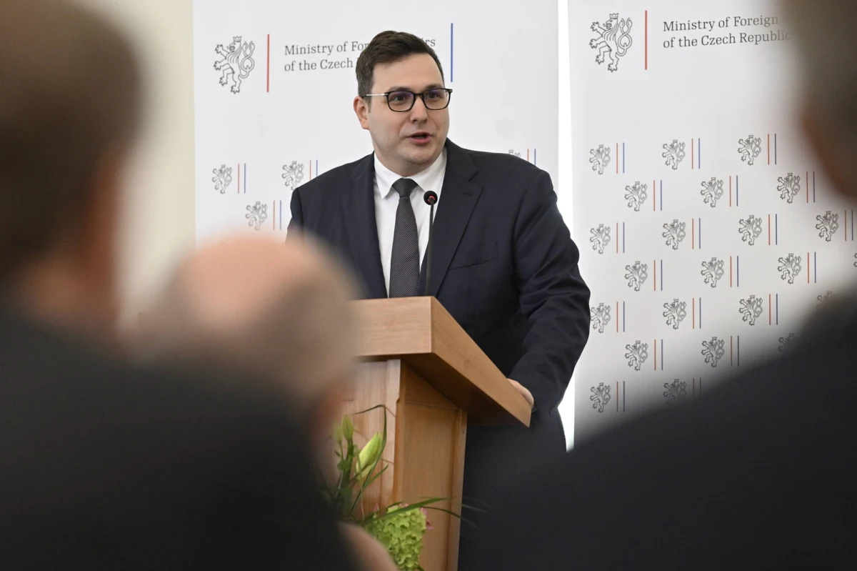 Wicepremier ds. cyfryzacji i minister rozwoju Ivan Bartosz potwierdził, że Partia Piratów opuszcza rząd Petra Fiali. Piraci mają w gabinecie trzech ministrów, w tym szefa dyplomacji Jana Lipavskiego. Kwestią otwartą jest kontynuacja jego misji w rządzie.