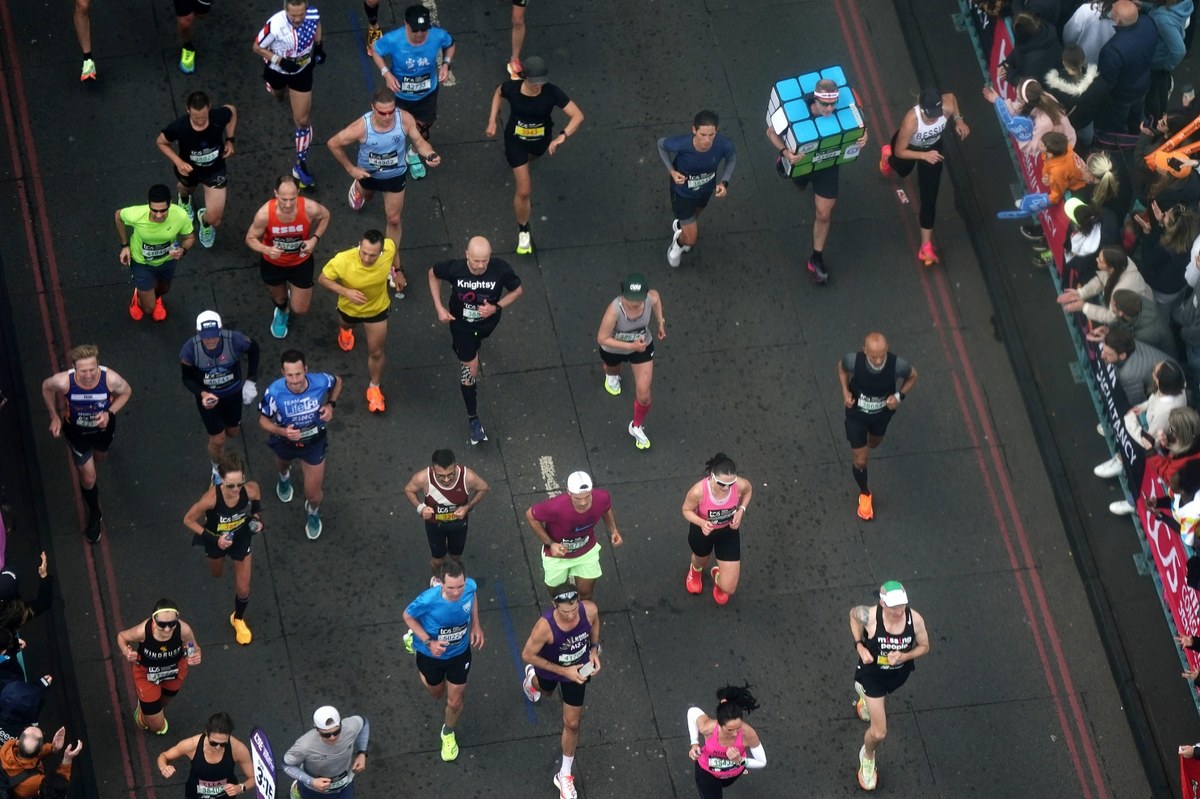 Tegoroczny maraton w Londynie można zaliczyć do wyjątkowo udanych. Nie dość, że ukończyła go rekordowa liczba biegaczy, to jeszcze zebrano największą do tej pory ilość pieniędzy na cele charytatywne. Organizatorzy poinformowali, że zgromadzono 73,5 mln funtów.