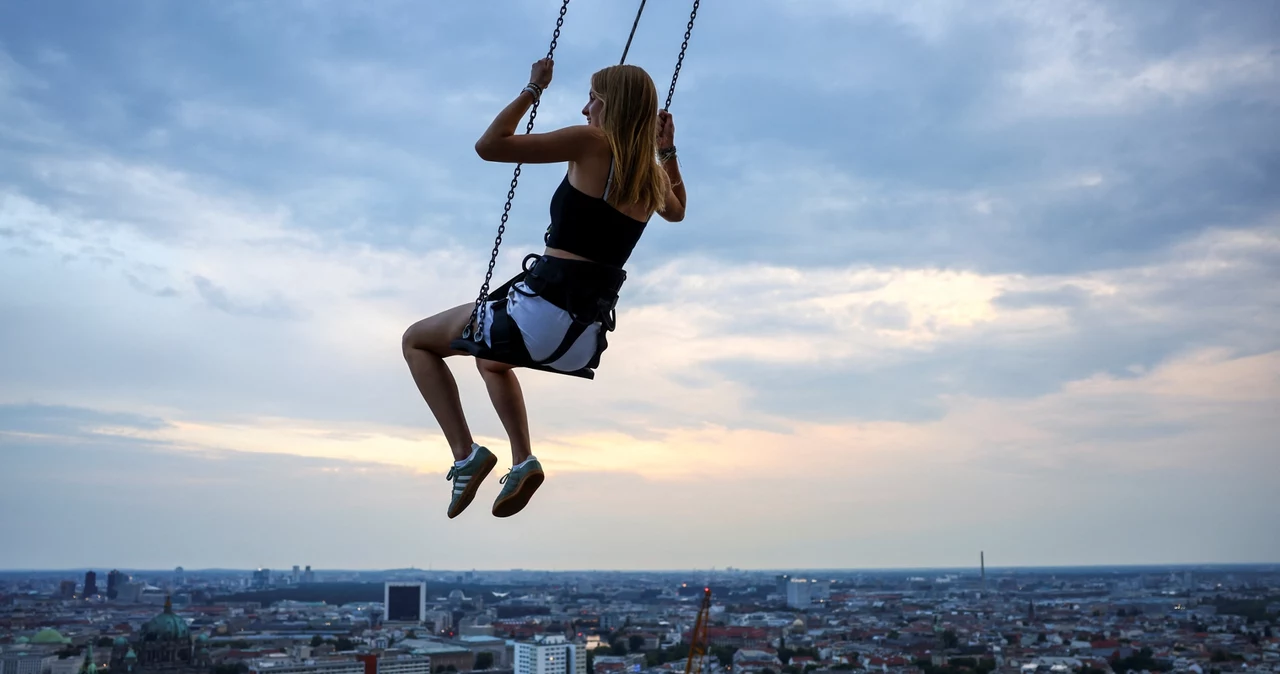 Huśtawka ponad 100 metrów nad ziemią