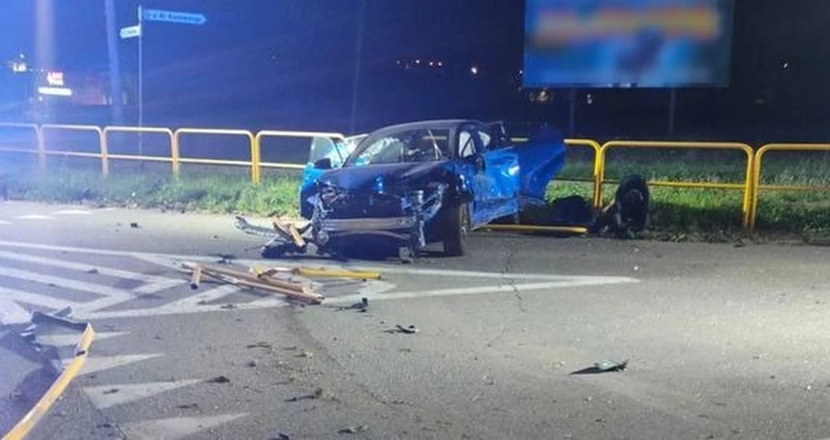 14-latka z Malborka wsiadła za kierownicę samochodu i pojechała w nocy na przejażdżkę. Uderzyła w bariery przy jezdni. Dziewczynka porzuciła rozbite auto i uciekła przed przyjazdem służb.