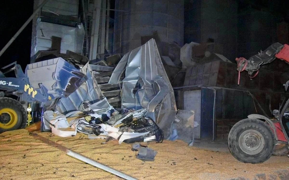 32-letni mężczyzna zginął w wypadku, do którego doszło minionej nocy w suszarni kukurydzy w Kolembrodach niedaleko Radzynia Podlaskiego (woj. lubelskie).