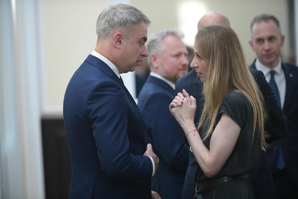 Ministrowie Agnieszka Dziemianowicz-Bąk oraz Krzysztof Gawkowski mają zostać przewodniczącymi Nowej Lewicy - przekazało PAP źródło zbliżone do zarządu partii. Decyzja w tej sprawie zapadnie w przyszłym roku podczas kongresu partyjnego.