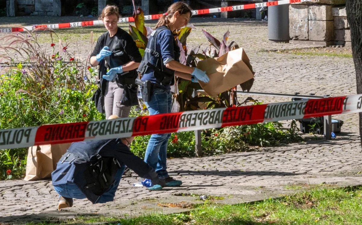 Niemiecka policja poszukuje 30-letniego Polaka podejrzanego o pobicie ze skutkiem śmiertelnym 57-latka. Zaatakował on swoją ofiarę kopnięciem kung-fu. 30-latek może chcieć uciec do Polski.