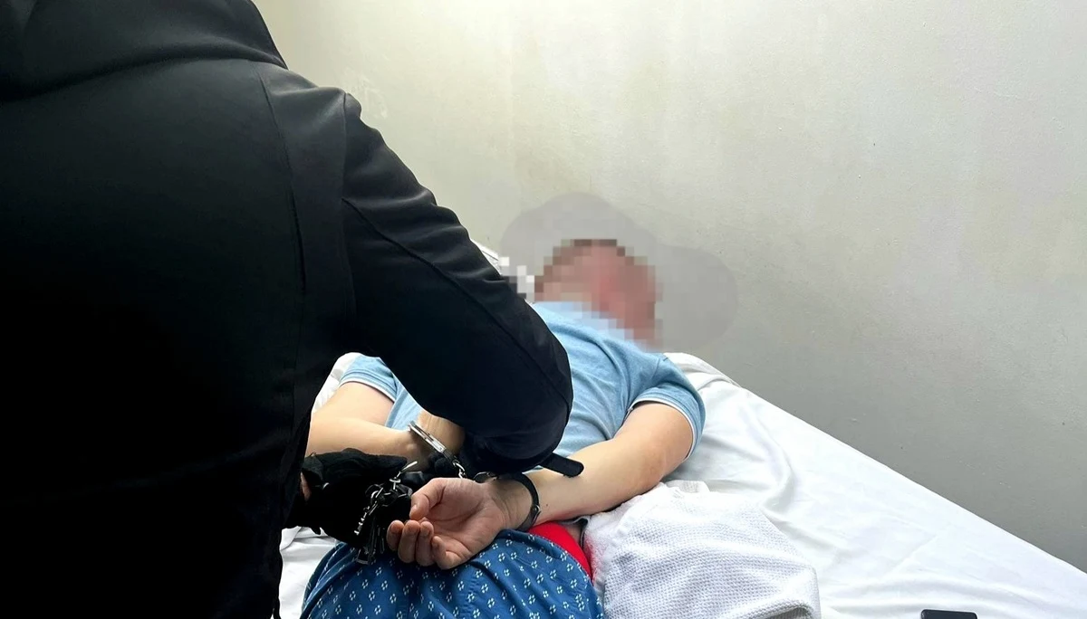 Policjanci zatrzymali w Warszawie 37-latka, skazanego w Wielkiej Brytanii za napad na taksówkarza. Mężczyzna w 2006 roku, po przyłożeniu do pleców kierowcy jakiegoś narzędzia, zażądał od niego torby z pieniędzmi i uciekł. Latami się ukrywał.