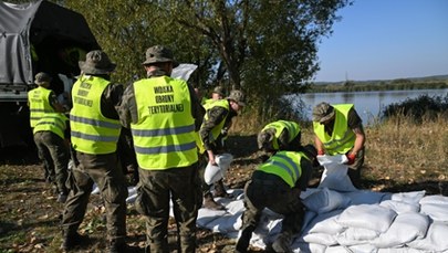 180 zł za dzień dla żołnierzy usuwających skutki powodzi