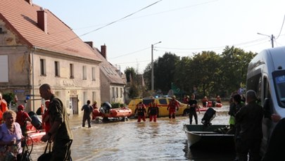 Oszukiwali powodzian, oferując im darmowe laptopy. Są już w rękach policji