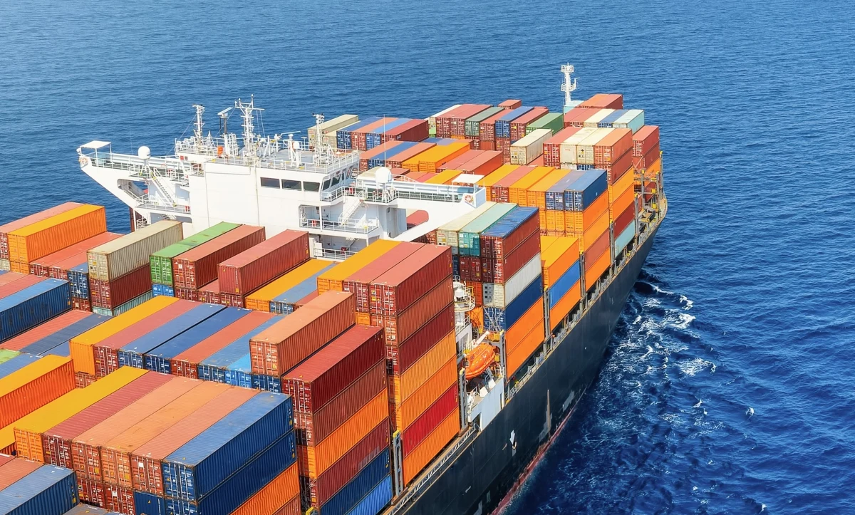 Przewozi 20 tys. ton saletry amonowej i zacumował 25 km od brzegów hrabstwa Kent w południowo-wschodniej Anglii. Co się stanie ze statkiem przewożącym niebezpieczny ładunek, który opłynął Europę, niewpuszczony do kilku portów?