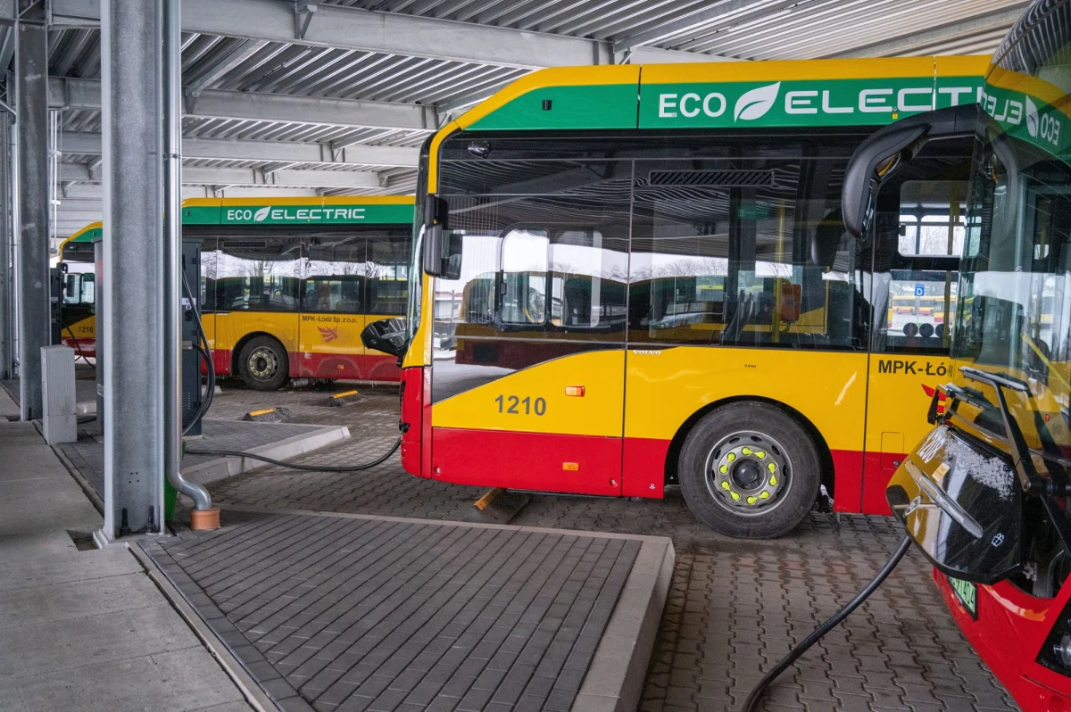 Od wtorku (1 października) elektroniczny bilet MPK Łódź będzie można skasować kodem QR. Takie rozwiązanie ma doprecyzować zasady kupowania biletów w aplikacjach mobilnych i rozwiać wszelkie wątpliwości, kiedy taki bilet należy aktywować.