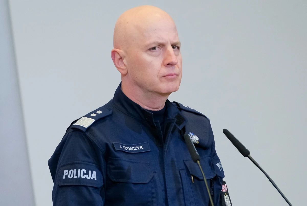 Przełom w śledztwie dotyczącym eksplozji granatnika w gabinecie byłego komendanta głównego policji. Jak nieoficjalnie dowiedział się reporter RMF FM, w nadchodzącym tygodniu generał Jarosław Szymczyk ma usłyszeć zarzuty. Razem z nim zarzuty usłyszy jeszcze jedna osoba.